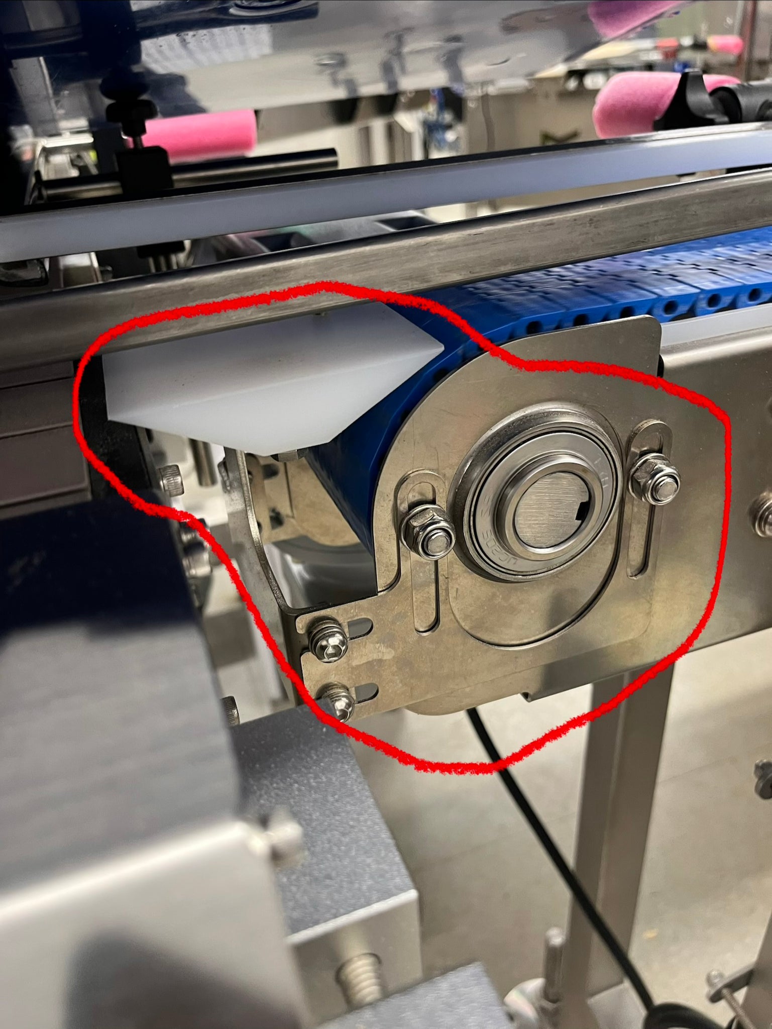 Conveyor transfer plate – Green Vault Systems